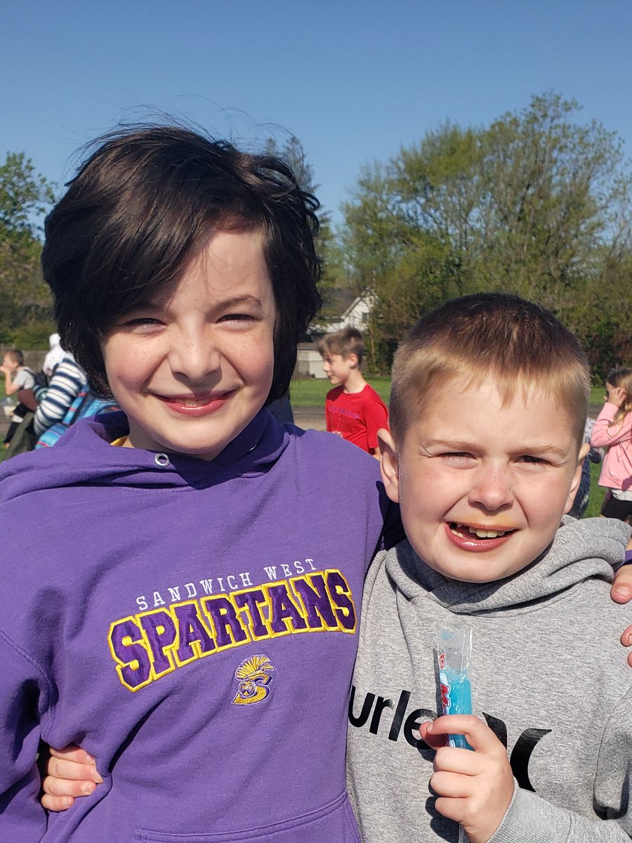 Loving Glenwood track and field day!
<a href="/GlenwoodGriffin/">Glenwood Griffins</a> 
#happydays