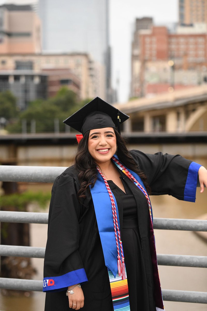 RESesquivel's tweet photo. Graduation is 10 days away! 👩🏻‍🎓🤍 I’m so excited to start my first year of teaching in August! If you wish to donate to my classroom, you can find my Amazon Teacher Wishlist down below! Thank you!! 🤍

https://t.co/A2STCTOyTg https://t.co/l0Q0TUnsqT