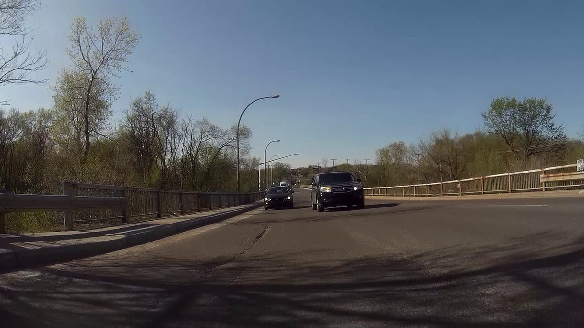 JagVillani's tweet image. Why are so few (pic 1) riding their #ottbike / #velogat between Hull and Gatineau on such a nice day? Well, because the Voyageurs MUP is flooded in 3 places (pic 2) and there is no temporary lane on Fournier, leading to drivers bearing down on you at the highway on-ramps (pic 3).