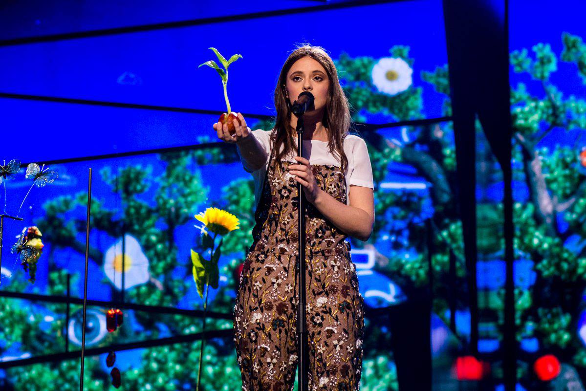 antocheeks96's tweet photo. COMUNQUE #ESC2016 PER SEMPRE FAMOSO.
FRANCESCA MICHIELIN ha trasformato il palco in un'oasi musicale nella quale è paradisiaco vivere.
#NoDegreeOfSeparation
#Michielin https://t.co/pR6y1RnGHx
