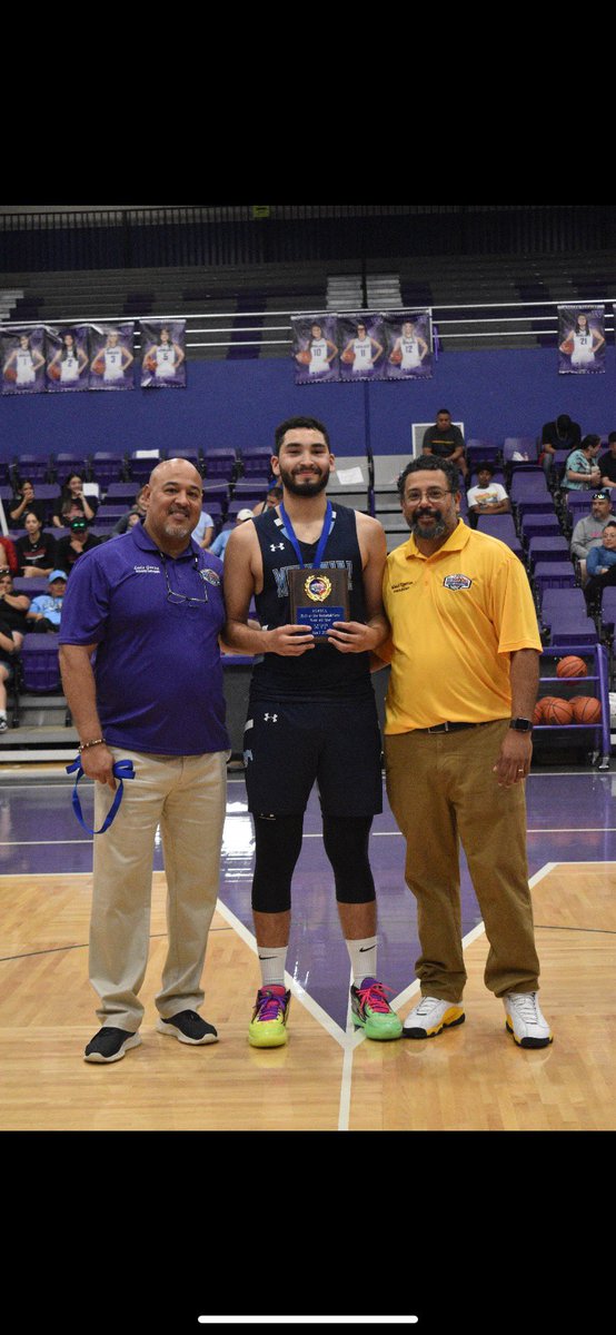 Shout out to our Senior Rosendo Martínez (3 Year Letterman) for being the MVP this past weekend in the RGVBCA All-Star Game! 
#MustangPride #WeRunAsOne