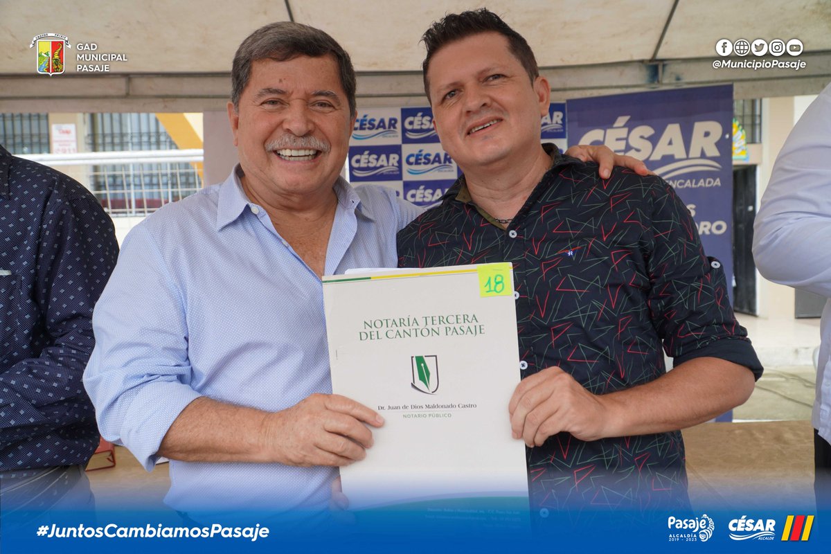 municipiopasaje's tweet photo. Familias de la asociación de pobladores 2 de Agosto recibieron escrituras públicas de sus terrenos. 

Alcalde @cesarencaladae realizó la entrega en acto efectuado en Acción Social.

El asentamiento humano está ubicado en la parroquia urbana Loma de Franco. 

#solares #escrituas https://t.co/ZybUwCbQJO