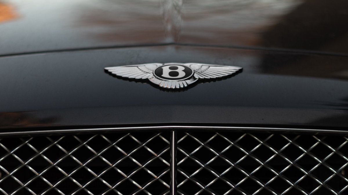 BakersfieldCar's tweet photo. This New Line Of Bentleys Has A Different Spark In Them!
https://t.co/tBNYi7ewxm

#bentley #w12 #speededition12 #electricvehicles #bentayga

Follow Us! 
Pinterest: #bakersfieldcart
Facebook: https://t.co/tqVC0MmMsC https://t.co/GQeQ40MiYD