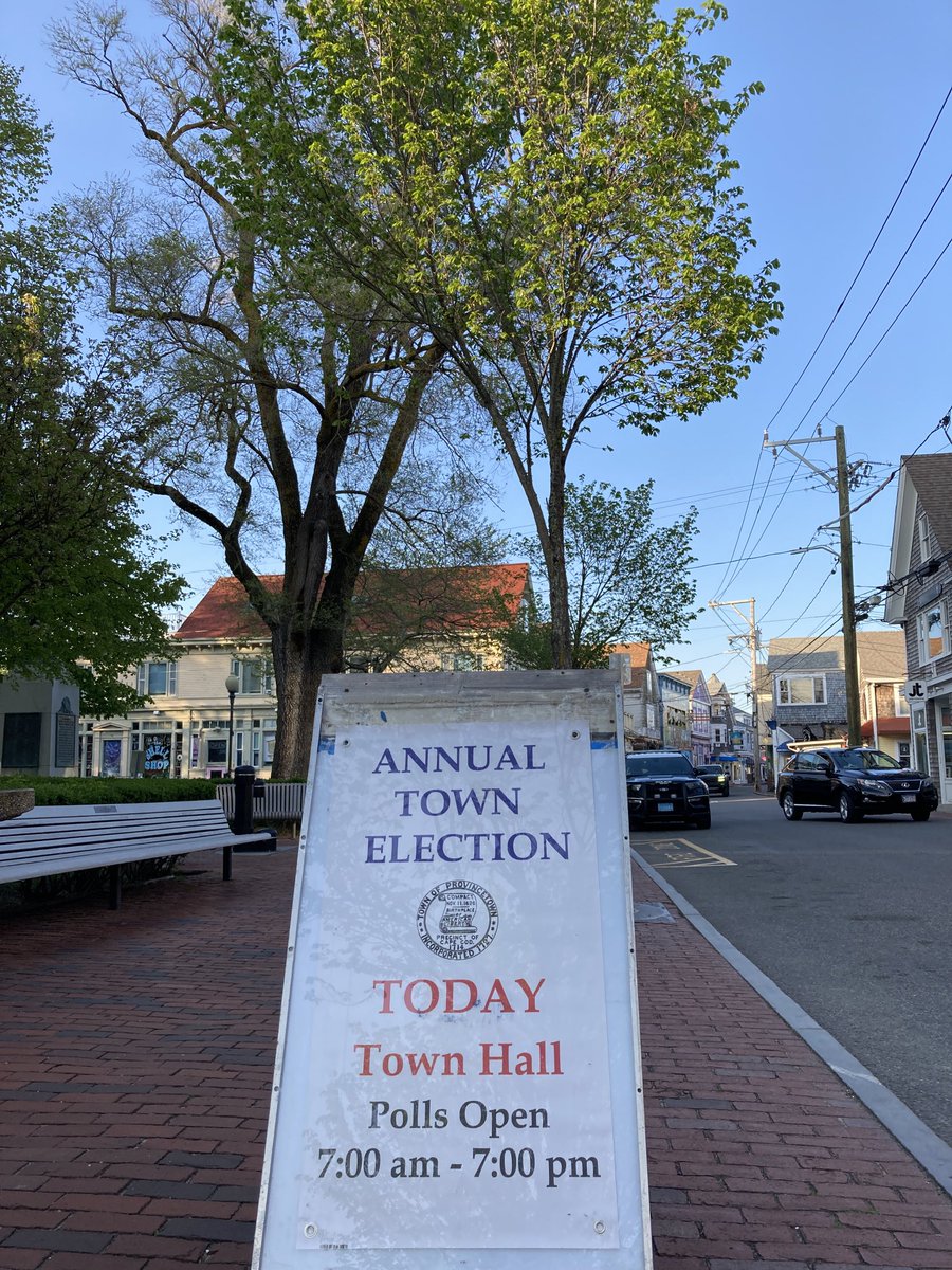 MaryAnnBraggPB's tweet photo. It’s a nice evening to vote. #provincetown https://t.co/I0DOCcTZF7