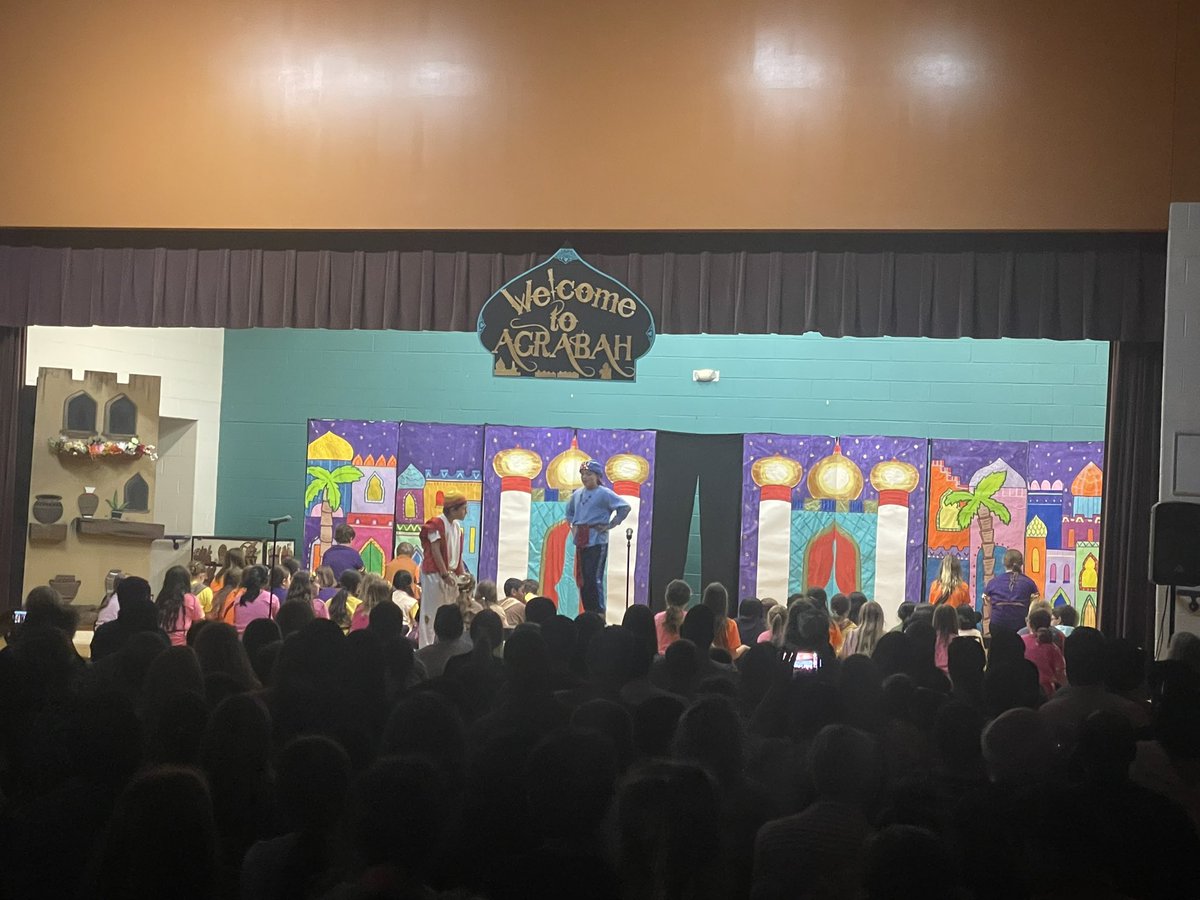BLOWN AWAY at this Aladdin production! Incredible Night of the Arts showcasing SO MUCH TALENT with art projects and Salem Singers! <a href="/JoyCalvert5/">Joy Calvert</a> <a href="/MalpassAllison/">Allison Malpass</a>