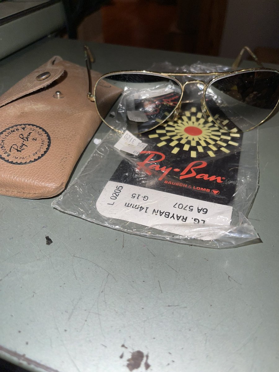MattTozeski's tweet photo. Vintage Ray Bans for sale https://t.co/ICEhImIM6N