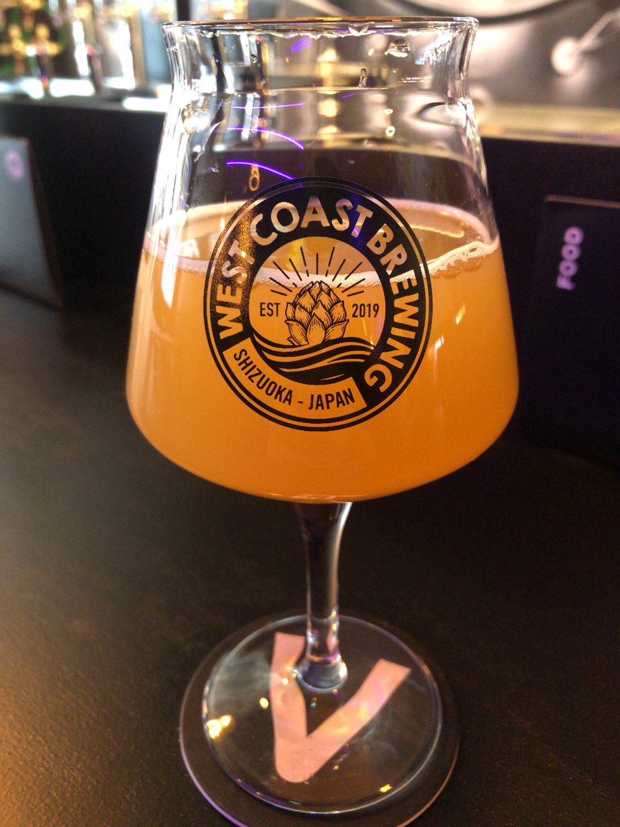 peke_peak's tweet photo. West Coast Brewing 
That Maguma

DARK LAB初訪問🙋‍♂️
トリプルヘイジー、もちろん美味しい😌
甘いですね、ミルキーなトロッとした甘み🤫
苦くない！苦くはない！
チューチュー飲んじゃいます、そして酔います✨✨✨ https://t.co/0O9IMgnwsm