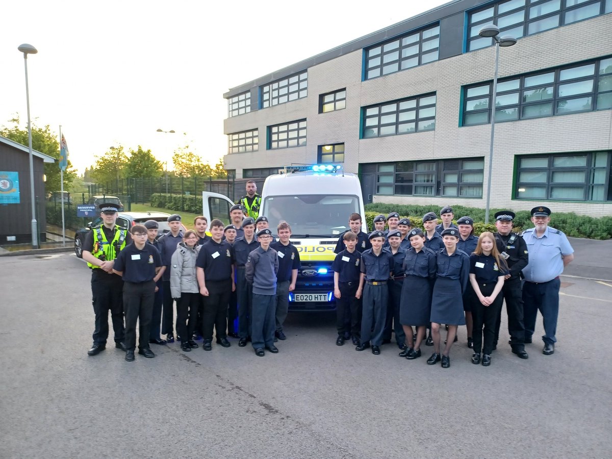 CheshPolSC's tweet image. Tonight, S/Insp Booth, S/Sgt Norman &amp;amp; SC Bogdan visited 310 (Widnes) Royal Air Force Air Cadets to give a talk on what we do and an insight to the Special Constabulary and Policing. 

Thank you to the cadets and staff for allowing us to attend.