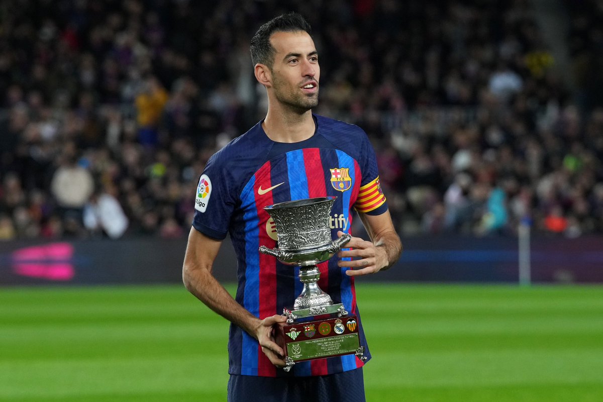 🚨 Barcelona expect Sergio Busquets to leave the club as free agent. Club believe the decision has been made, waiting for official communication. #FCB

His statement could be within the next 24 hours if all goes to plan — Busquets, set for new challenge after 18 years at Barça.