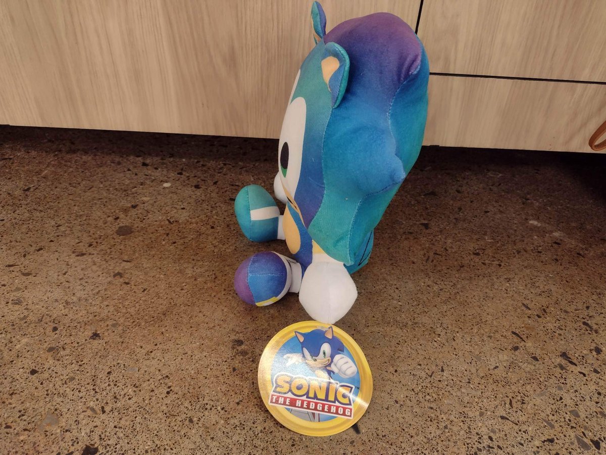 TiffanyArtist56's tweet photo. Claw machine win at first try
#Sonic #SonicTheHedgehog #SonicMovie #plushlover #clawmachinewin #clawmachine #plushcollector https://t.co/oZayFy24HH