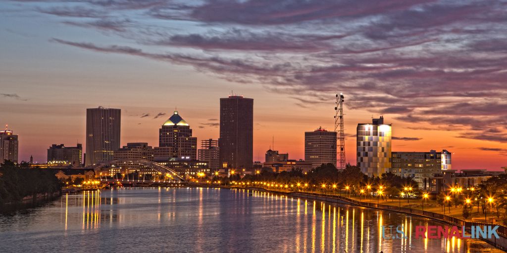 USRenaLink's tweet photo. #Syracuse #NY opportunity with starting salary of 300K, 2-year partnership, and H1B eligible. Contact @LouiseNBLU at NephrologyJobs@usrenalcare.com. #nephrology #nephcareers https://t.co/TWILrgTh7R