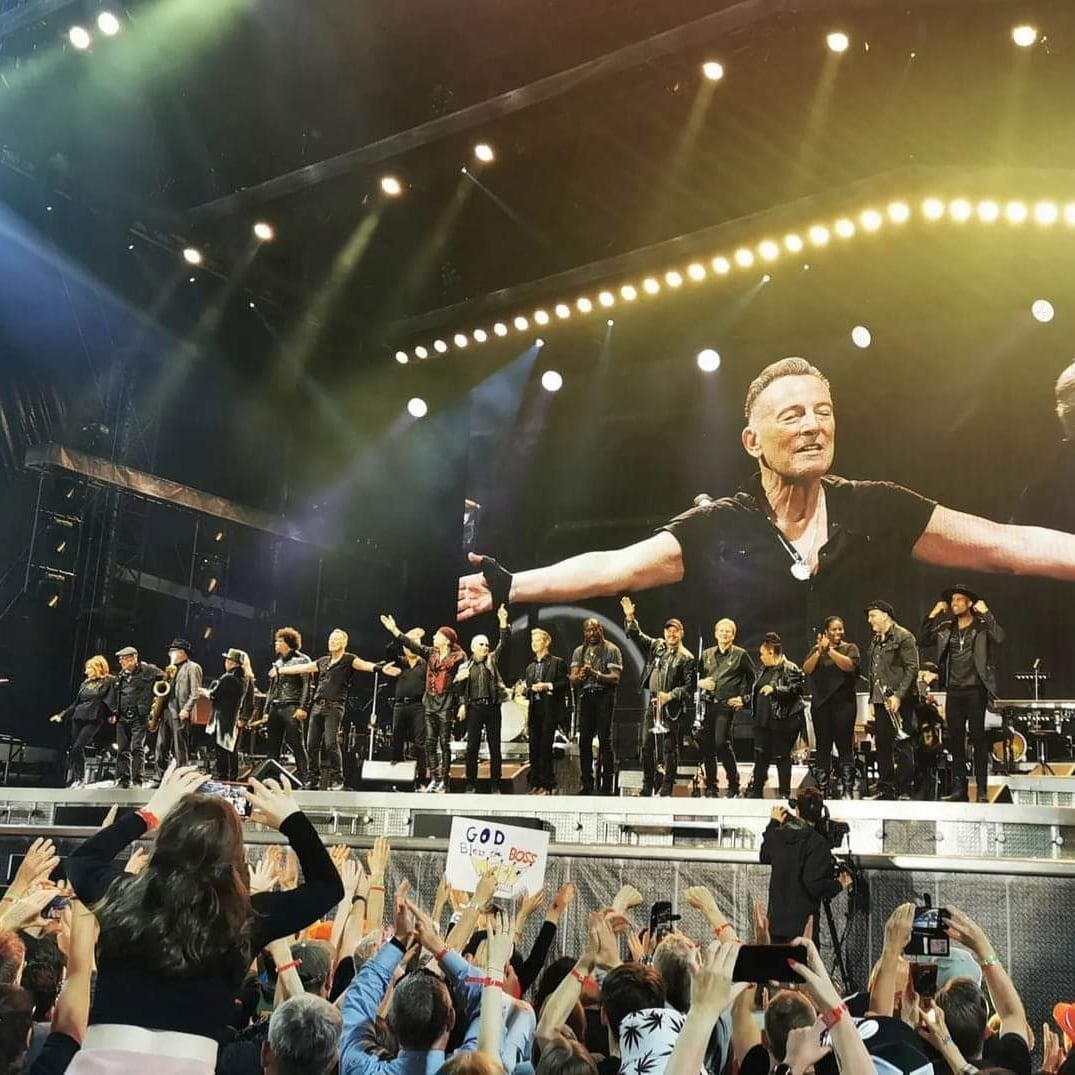 1GeoffJones's tweet photo. Cardiff (Millennium Stadium).
End of an era.
Great memories though.
#BruceSpringsteentickets https://t.co/r8rS5eT95i