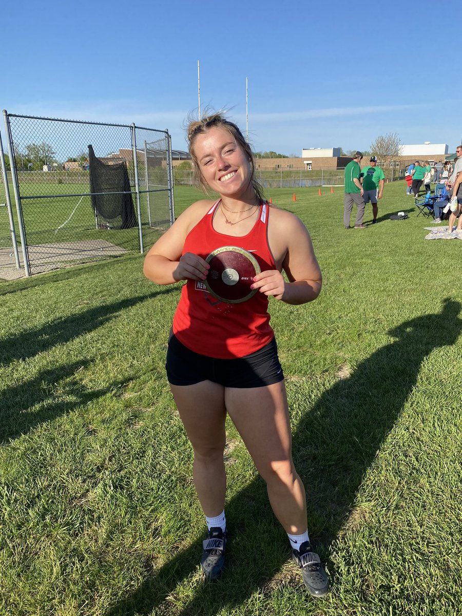 dustykoekenberg's tweet photo. @Sydney_Miller11 throwing 💣🔥tonight at Hoosier Heritage Conference meet. PR and @NPHSDragons - @NPHStrack1 HS discus record with a 139’ 7”!

#trackandfield #trackandfieldlife  #discusthrow #throwersunite #discusthrower #tracknation — @BallStateTFXC #chirpchirp https://t.co/DH474JRXT6