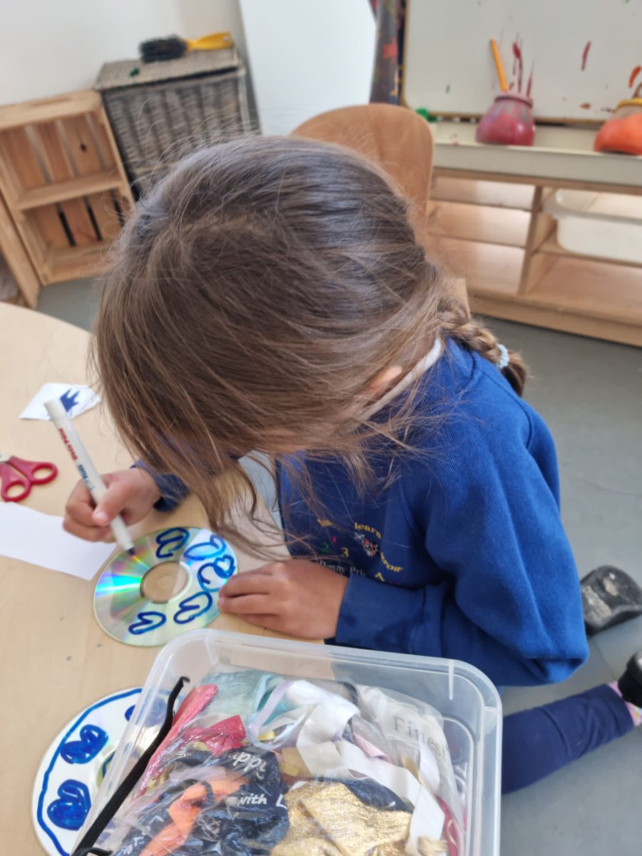 nurserydennyps's tweet photo. Adding some loose parts to make some decorations for our outdoor spaces. Using different resources to decorate them. https://t.co/MW0w7zBmo3
