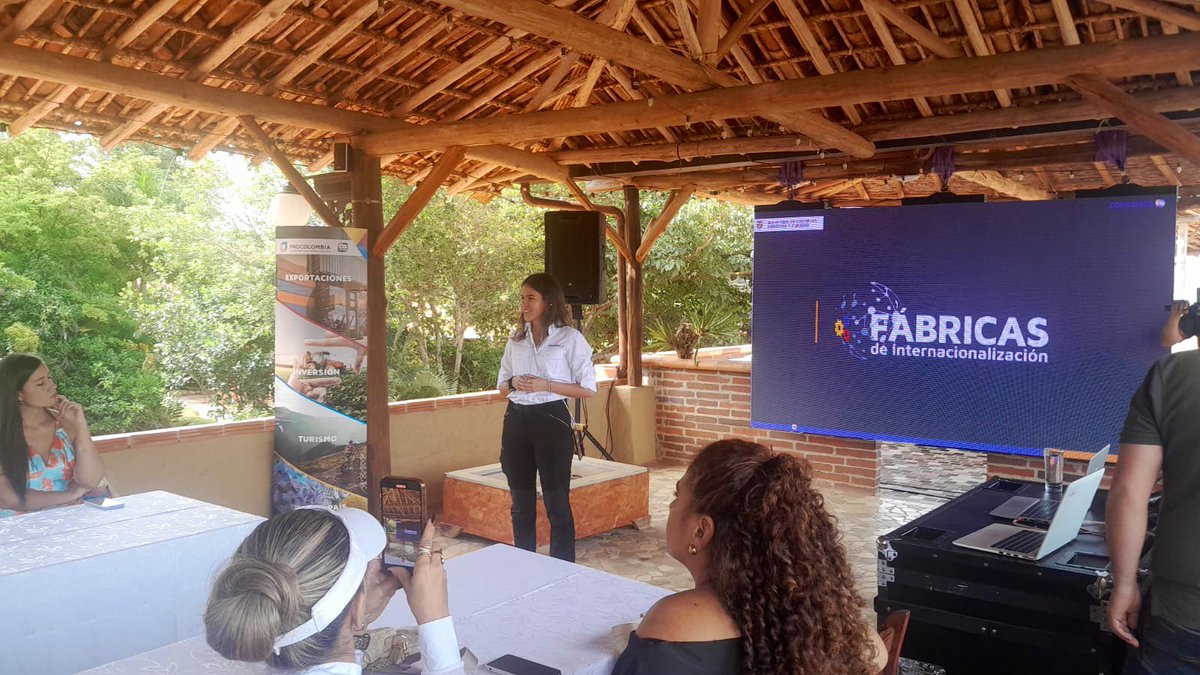 Desde <a href="/PROCOLOMBIACO/">PROCOLOMBIA</a> acompañamos el Fam trip regional de planeadoras de bodas en Barichara organizado por <a href="/ProBarichara/">ProBarichara</a>, socializando la estrategia de Bodas destino y los servicios de la entidad para los empresarios #santander