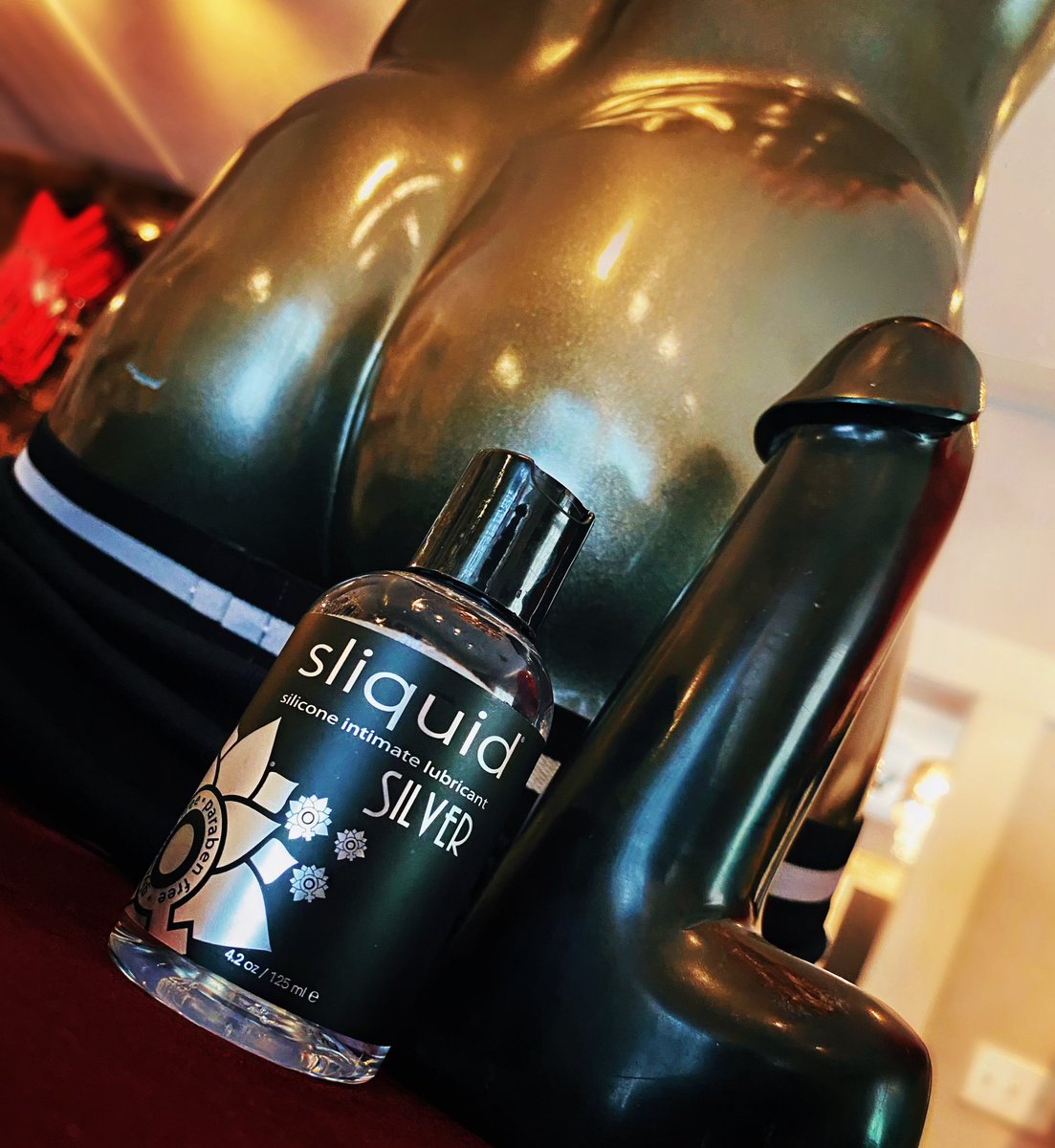 MontroseForge's tweet photo. Slick it up 💦 and give a hole exactly what its craving!
.
Sliquid’s silicone formula is hypoallergenic, scent-free, waterproof, non-toxic, no DEA, no Gluten, no Glycerine, no Glycerol, no Sorbitol, no Sulphates, 100% Vegan Friendly, and made right here in the USA. https://t.co/BFmfNOJPx7