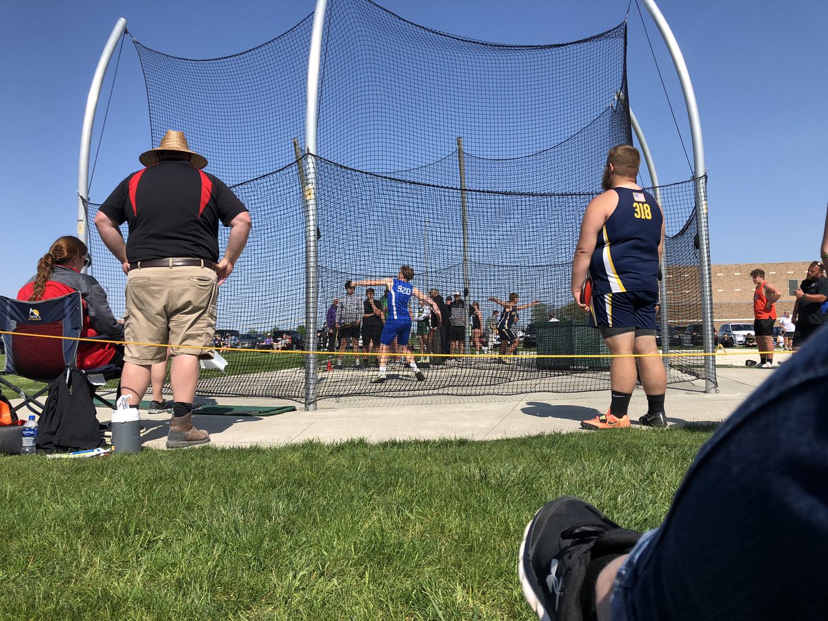 MEmom0304's tweet image. So proud of @AlexxUpdike for another new PR and fourth place finish in discus at the NWOAL championships in Bryan today! Way to go!! 
♥️🤍💙 #PHStrong