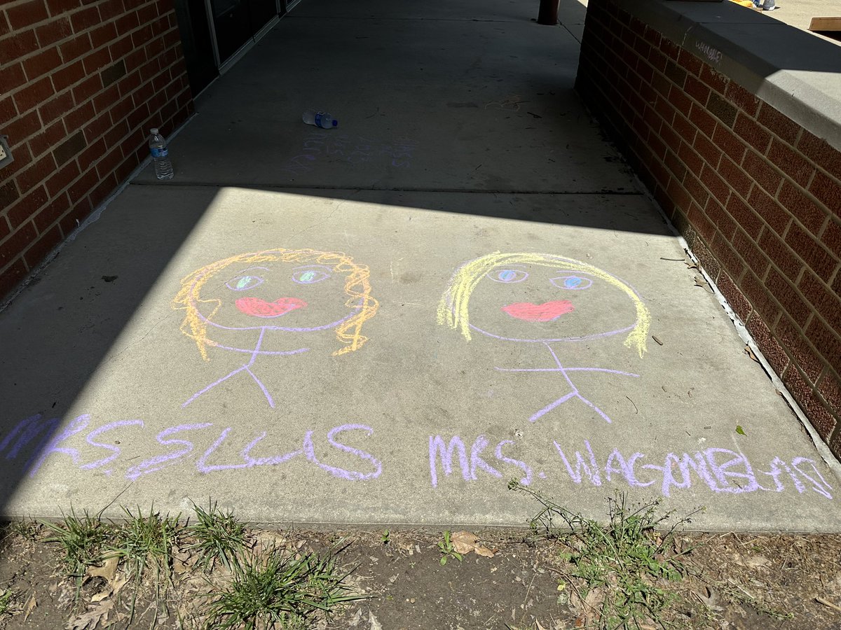 When you give seniors sidewalk chalk they draw incredibly accurate portraits of you and your AP. 😂 Lots of fun at today’s senior picnic.