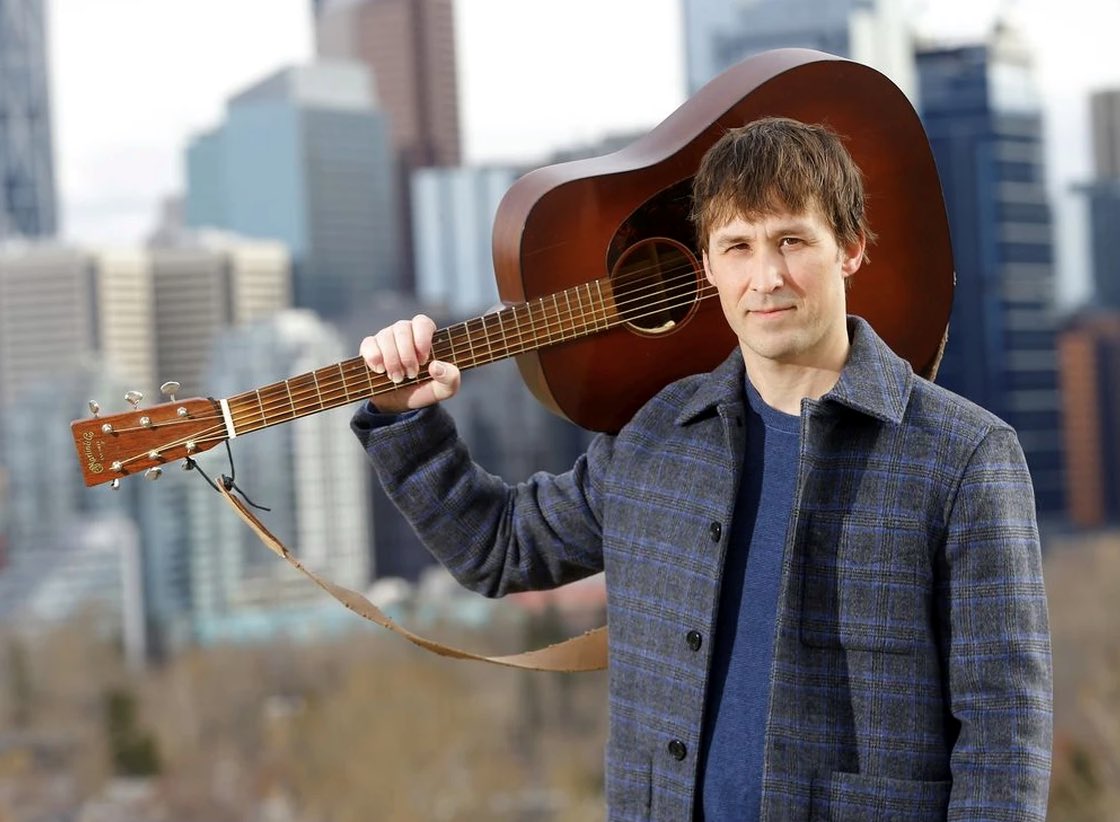 WomenCalgary's tweet photo. Grant Kennedy is a singer-songwriter and emergency physician who grew up on the Canadian prairies.
Go to our website for full bio and to purchase tickets for our June 7th luncheon. https://t.co/InI1eQWxGP