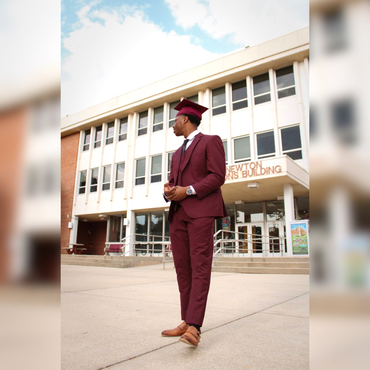 jaywavy54's tweet photo. 1/3) 
3 days ago…

I graduated from the North Carolina Central University with a Bachelors of Arts in Mass Communication. 🎓I would like to take this post to thank the dedicated faculty and staff that believed in me and helped me reach this major milestone!🙏🏾
#nccu #graduation https://t.co/1oymUTbasV