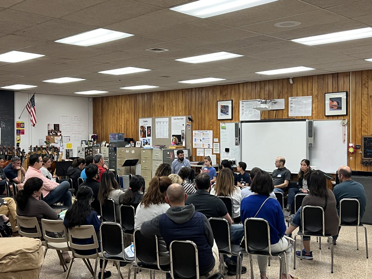 G Curtis BMS Principal (@geoffcurtis) on Twitter photo Current Bulldogs telling future Bulldog parents all about Bell!! Thanks to our guidance and clinical staff for facilitating and our PTA for their support also!! <a href="/chappaqua_csd/">Chappaqua Central School District</a> <a href="/ChappaquaPTA/">ChappaquaPTA</a> <a href="/BobbyBellMS/">Bobby Bell</a> <a href="/jennkthompson/">Jenn</a> #BellBulldogs Current Bulldogs telling future Bulldog parents all about Bell!! Thanks to our guidance and clinical staff for facilitating and our PTA for their support also!! <a href="/chappaqua_csd/">Chappaqua Central School District</a> <a href="/ChappaquaPTA/">ChappaquaPTA</a> <a href="/BobbyBellMS/">Bobby Bell</a> <a href="/jennkthompson/">Jenn</a> #BellBulldogs