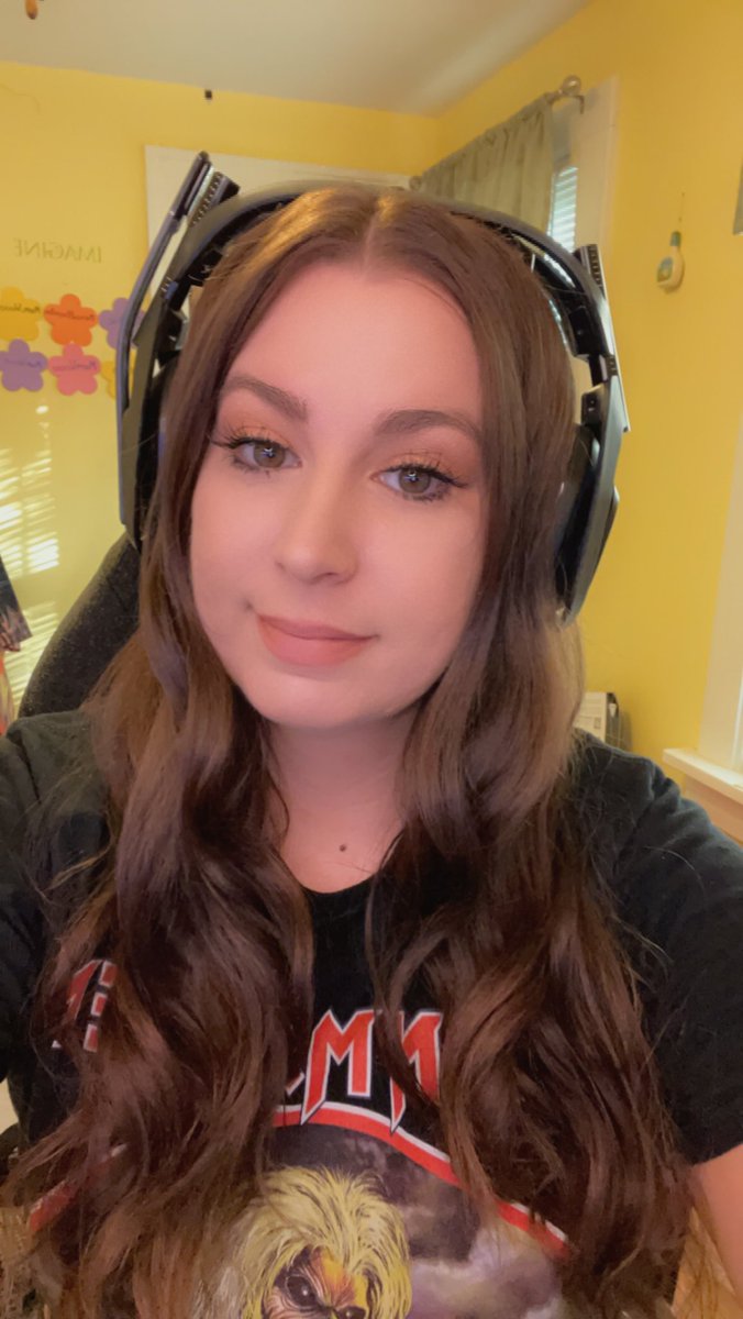 Nolliewog's tweet photo. Streamin :) do not let me stay up late AGAIN https://t.co/GRWKoCjkEt https://t.co/7BiAYLySGx