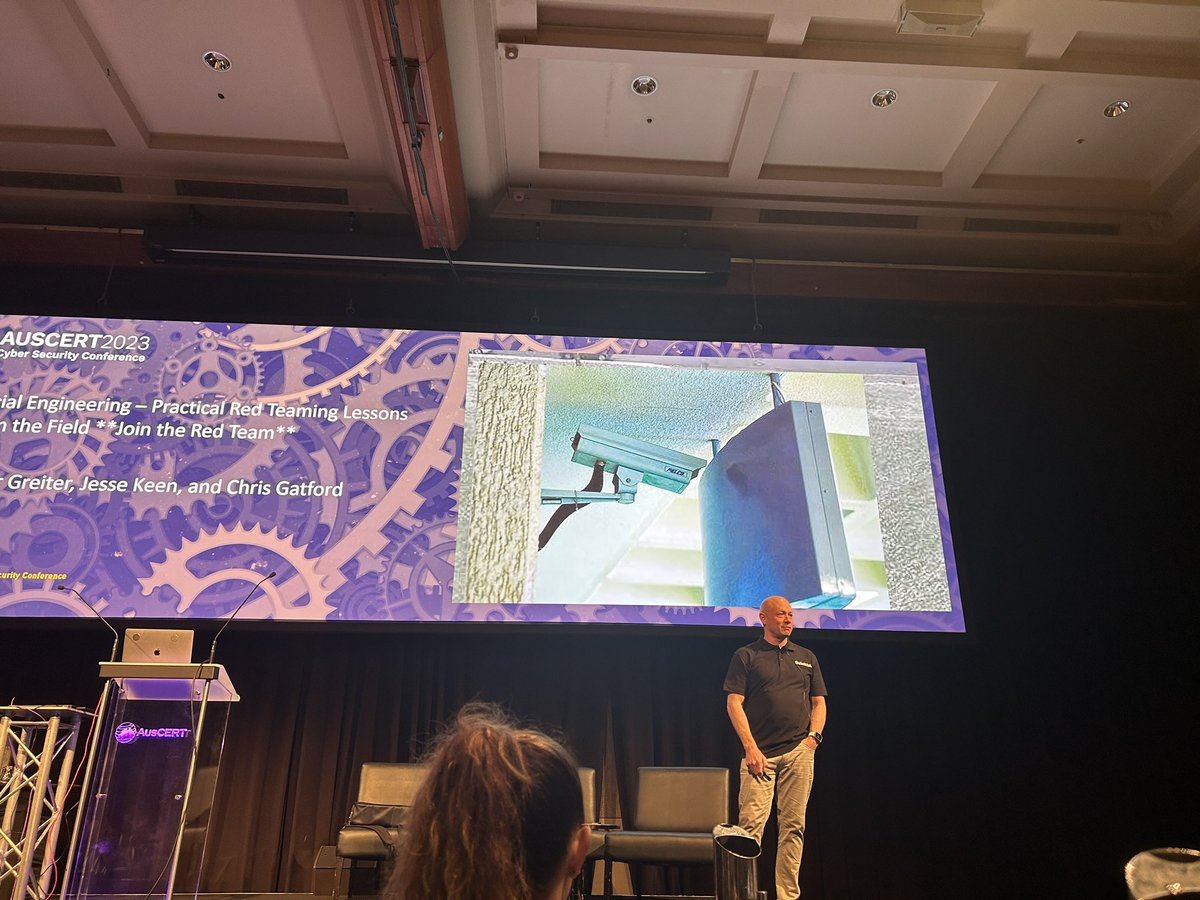 MarkLaffan's tweet photo. Joining the red team with @ChrisGatford  #AusCert2023 https://t.co/HTifFVH2Xl