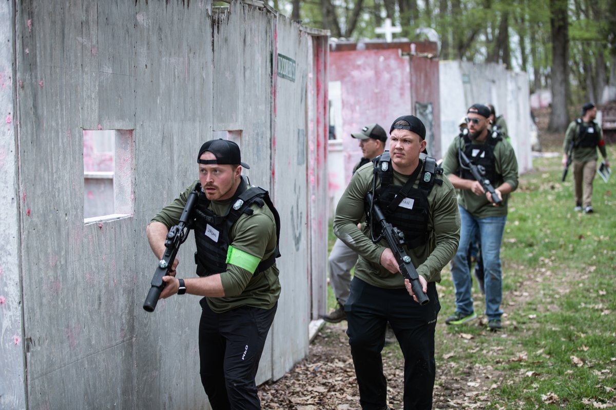 EchelonFront's tweet photo. #FieldTrainingExercises force us out of our comfort zones. In these chaotic scenarios, our leadership strengths and weaknesses are exposed. But this reality check is necessary in order to apply the Extreme Ownership principles and improve our skills in real time. #FTX007 https://t.co/P19eTTJ36B
