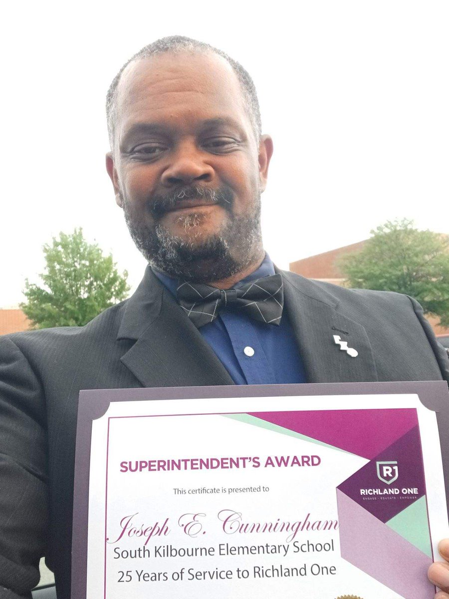 SouthKilbourne's tweet photo. Tonight one of our own got recognized at the board meeting for 25 years of service! We are so lucky to have you on our team @CunninghamMAEd and congratulations on such an honor! https://t.co/QQJPyMYpDS