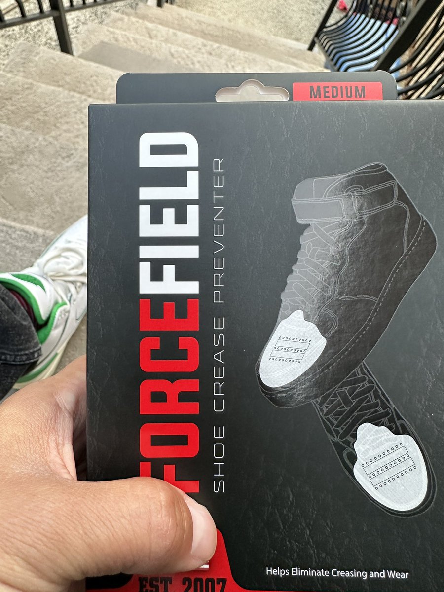 LiLWiL612's tweet photo. #sneakerhead best friend! at least for me, i dont disrespect my kicks without these #HateCreases #Kicks #ForceField #StayFresh ๐ซก https://t.co/4PPxtCiQAC