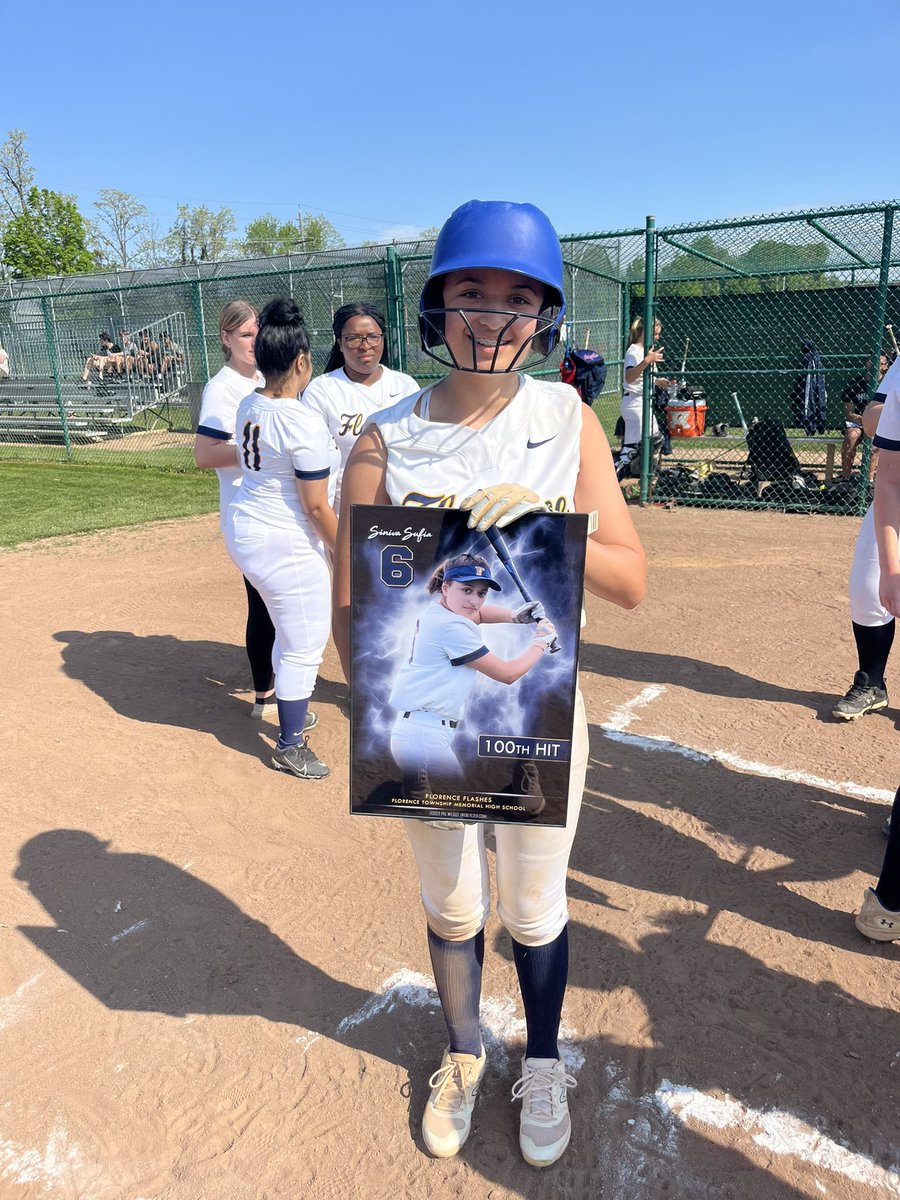 FTMHSsoftball's tweet photo. Congratulations to Siniva Sufia for getting her 100th hit today as a junior!!!! What an amazing accomplishment! We are all extremely proud of you⚡️⚡️⚡️ https://t.co/7yzEfHzb5C