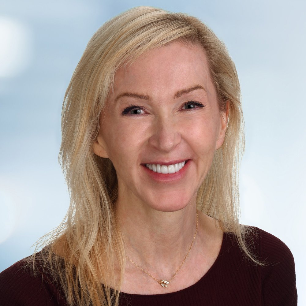 BarrowNeuro's tweet image. Congratulations to Dr. @WendeNGibbs, a #neuroradiologist &amp;amp; the director of #spineimaging &amp;amp; intervention at Barrow, on being named president of the @The_ASSR! The society consists of 600+ active members dedicated to advancing the field of #spinaldisease diagnosis &amp;amp; therapy.