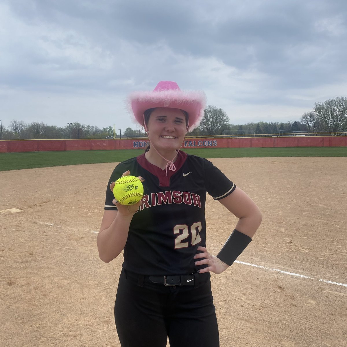 CoachKoltes's tweet photo. Some Great Competition for the Crimson tonight vs the Armstrong softball program!! The Crimson had W’s at each level but solid games! Armstrong is on the rise @jjoegirod21 
@KelseyPautzke MVP &amp; HR 
Brianna Ganoe for B sq w/ HR @andyganoe Great Night of Ball #Smiles @MGActivities https://t.co/CASKNyfGFh