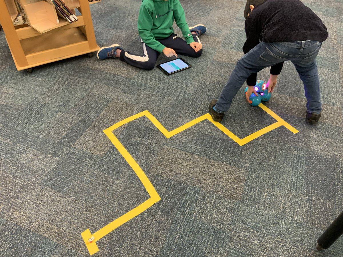 kindyfriends's tweet image. Grade 3’s solving real life problems with robots and code. “If miners were trapped, how could we use robots to get them supplies to survive until humans could get to them”. Amazing team work, problem solving and perseverance! @ThornwoodPS #codetolearn