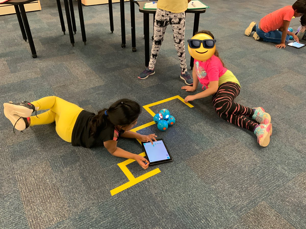 kindyfriends's tweet image. Grade 3’s solving real life problems with robots and code. “If miners were trapped, how could we use robots to get them supplies to survive until humans could get to them”. Amazing team work, problem solving and perseverance! @ThornwoodPS #codetolearn