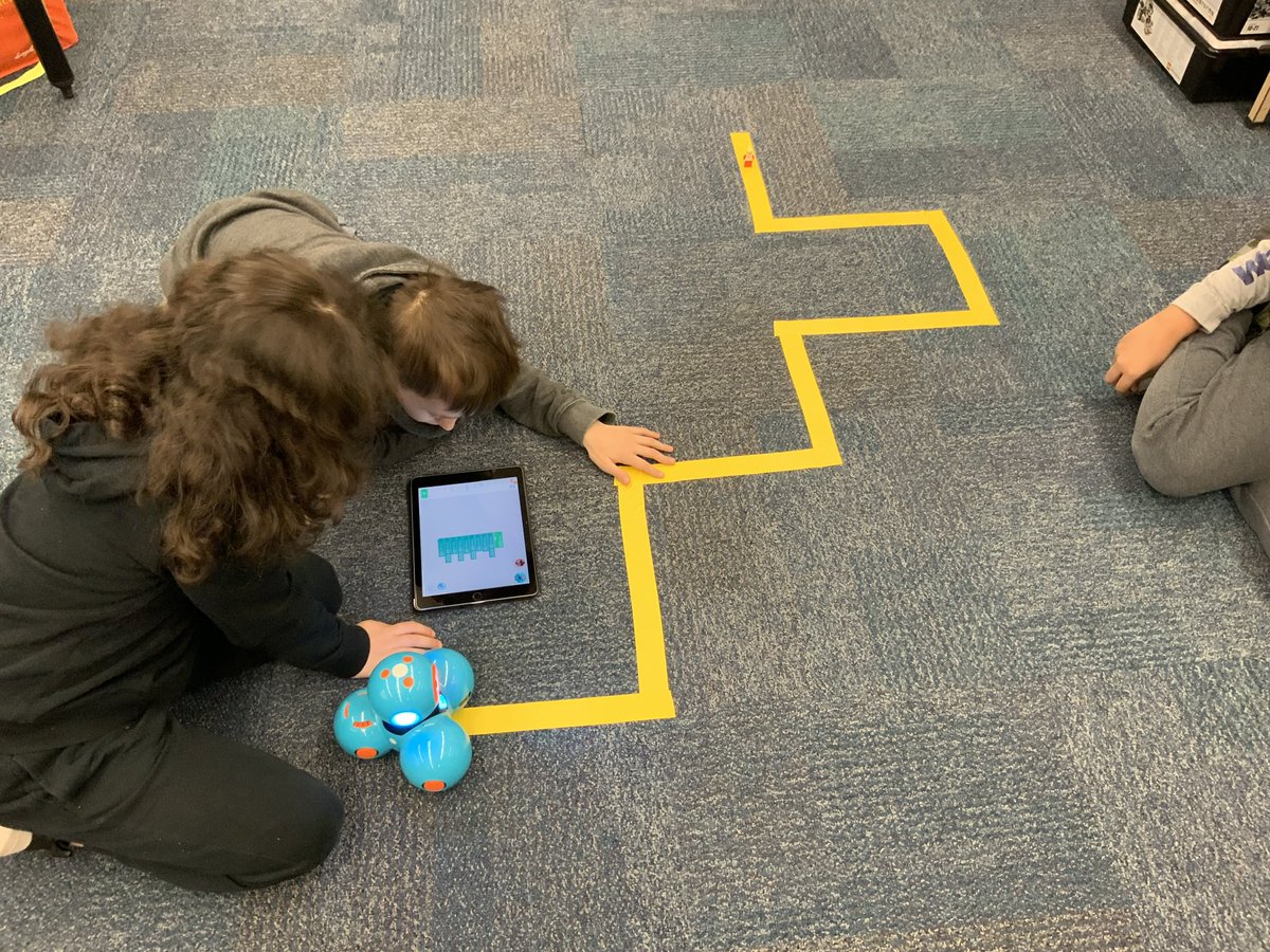 kindyfriends's tweet image. Grade 3’s solving real life problems with robots and code. “If miners were trapped, how could we use robots to get them supplies to survive until humans could get to them”. Amazing team work, problem solving and perseverance! @ThornwoodPS #codetolearn
