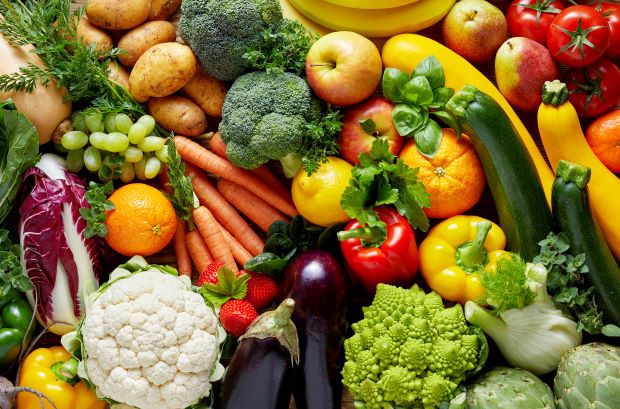 UQ_News's tweet photo. GMOs &amp; gene-edited foods could revolutionise what we eat 🍎

#UQ’s @karenmassel says with responsible research &amp; regulation, potential benefits include improved nutrition, less food waste &amp; better crop tolerance.

Via @Conversationedu: 
https://t.co/z3tvOQLBbc

@QAAFI 

📷Adobe https://t.co/ZfNMlhEs5Q