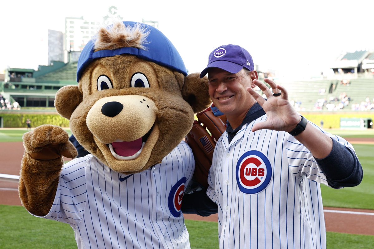 NUMensBball's tweet photo. Now pitching for the @Cubs, RHP Chris Collins. https://t.co/Rtz4F3MawY