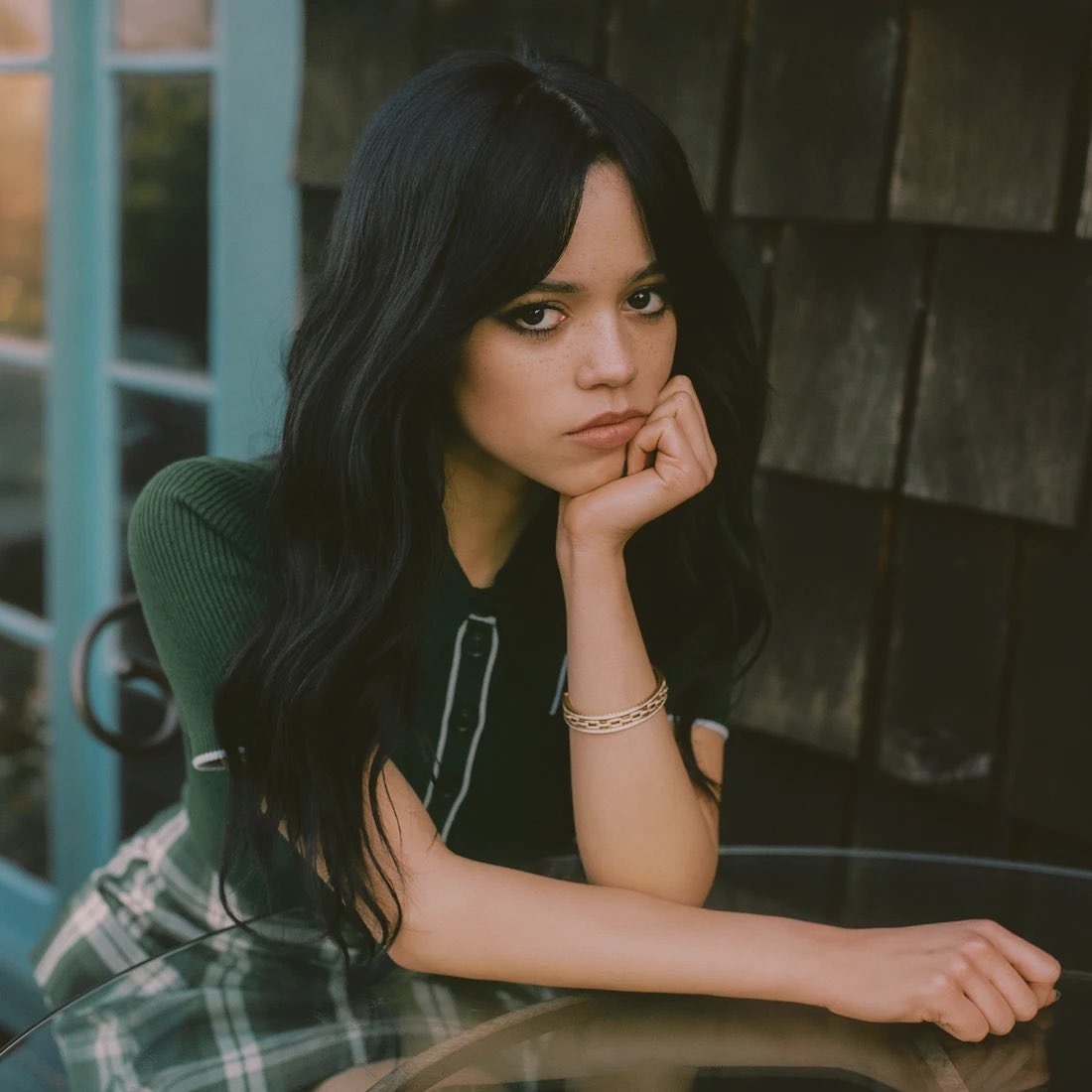 levmauc's tweet photo. ¡YA ES OFICIAL! BETTLEJUICE 2 se estrenará en 2024, 36 años después de la primera película. Y estará protagonizado por Jenna Ortega y Winona Ryder. ¿Hay ganas de ver esto? https://t.co/qXHVJbE1zA
