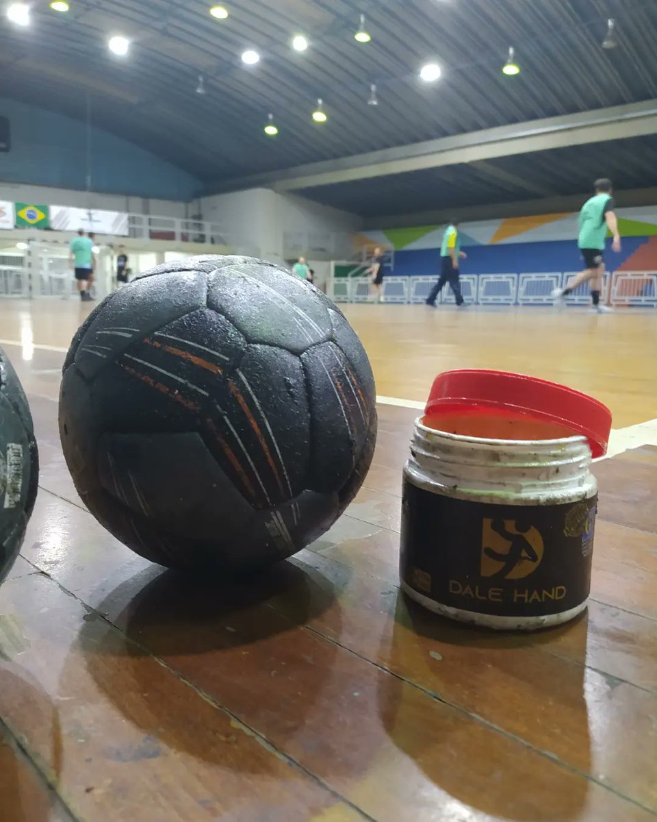 HandSaoCaetano's tweet photo. Semana iniciada! Foco nos objetivos! đ â«
#golaranjas
.
.
Dalesports
Cadernos Jandaia
Prefeitura de SĂŁo Caetano do Sul
.
.
#goscs #laranjas #handebolsaocaetano #saocaetanodosul #vaaoginasio #handebol https://t.co/ilbG4nD8IC