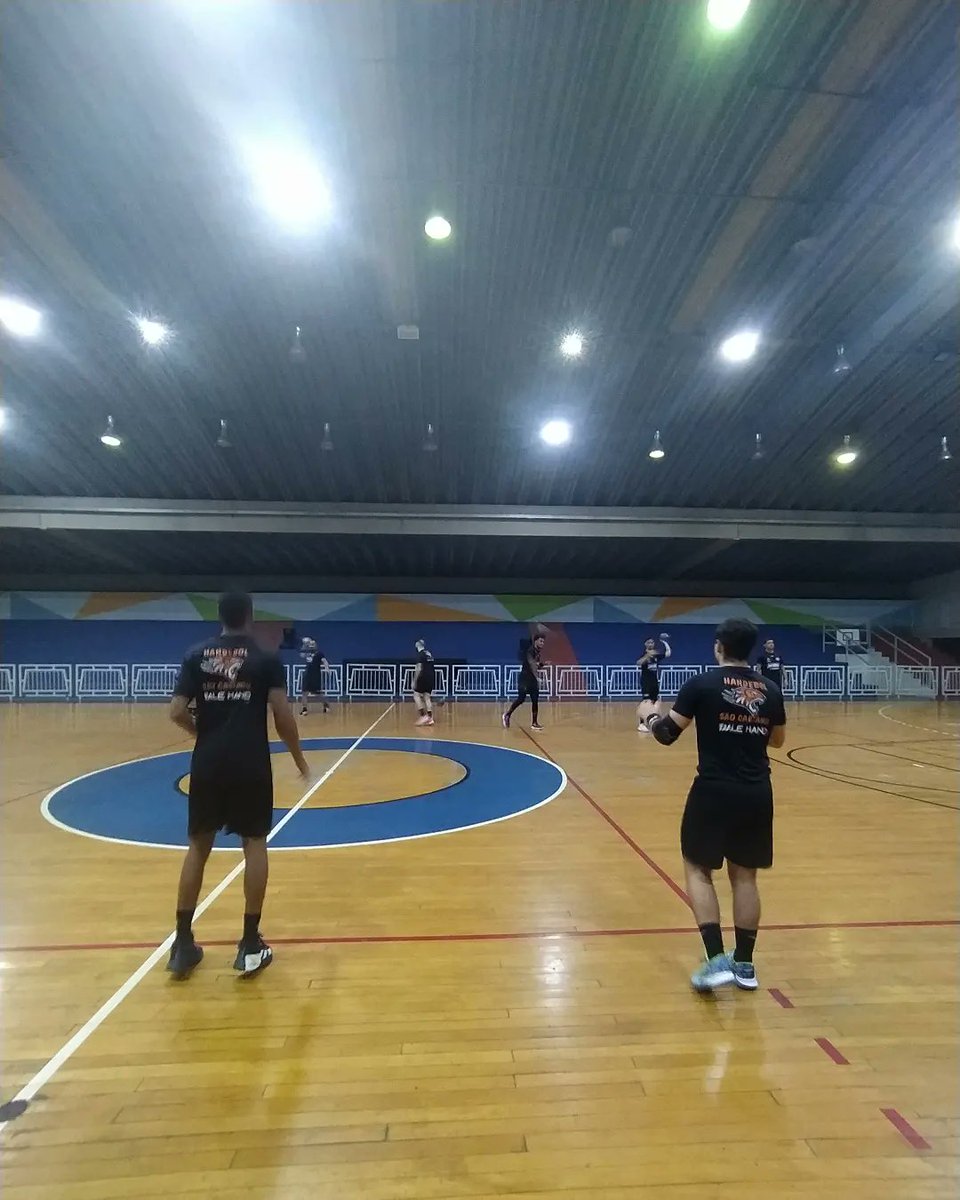 HandSaoCaetano's tweet photo. Semana iniciada! Foco nos objetivos! đ â«
#golaranjas
.
.
Dalesports
Cadernos Jandaia
Prefeitura de SĂŁo Caetano do Sul
.
.
#goscs #laranjas #handebolsaocaetano #saocaetanodosul #vaaoginasio #handebol https://t.co/ilbG4nD8IC
