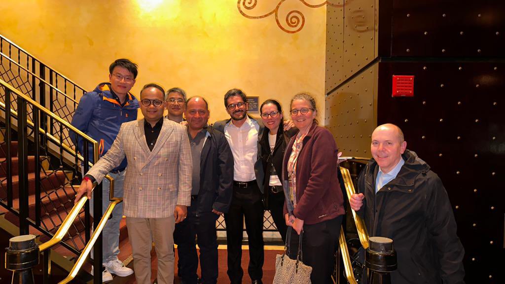 LouisHSLau's tweet photo. The reunion of #WEO #EmergingStars at #DDW2023. Also big congratulations to Prof. Ibrahim Mostafa for receiving the prestigious Crystal Award from #ASGE. https://t.co/S4PrcrTNsV