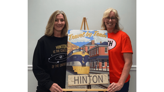 lootpress's tweet photo. HINTON, WV (LOOTPRESS) - Hinton Outfitters, a souvenir and gift shop is having its grand opening from 11 a.m. to 5 p.m. Friday, May 12, at its new storefront operation in Hinton at 221 Temple Street, Suite 1. #Hinton #SummersCounty
https://t.co/aqeD6xKrYh https://t.co/YvY9xYPzGu