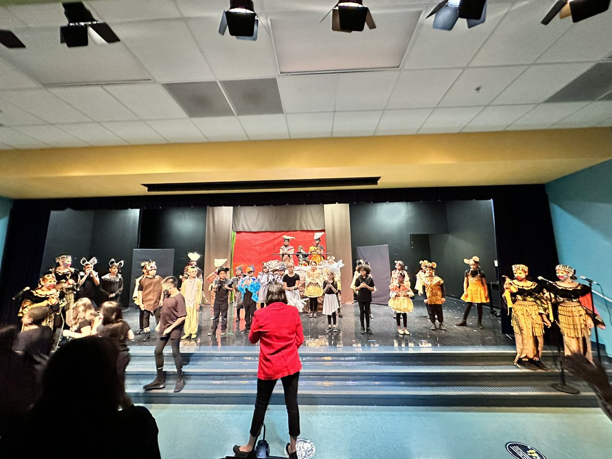 ocpsPL's tweet photo. We were so lucky to be invited to @SallyRideOCPS for the opening night of their @Disney The Lion King Kids production! It was a sold out audience and the students, staffulty, &amp; volunteers did an outstanding job!!! What an amazing event! https://t.co/56bL7od0Da
