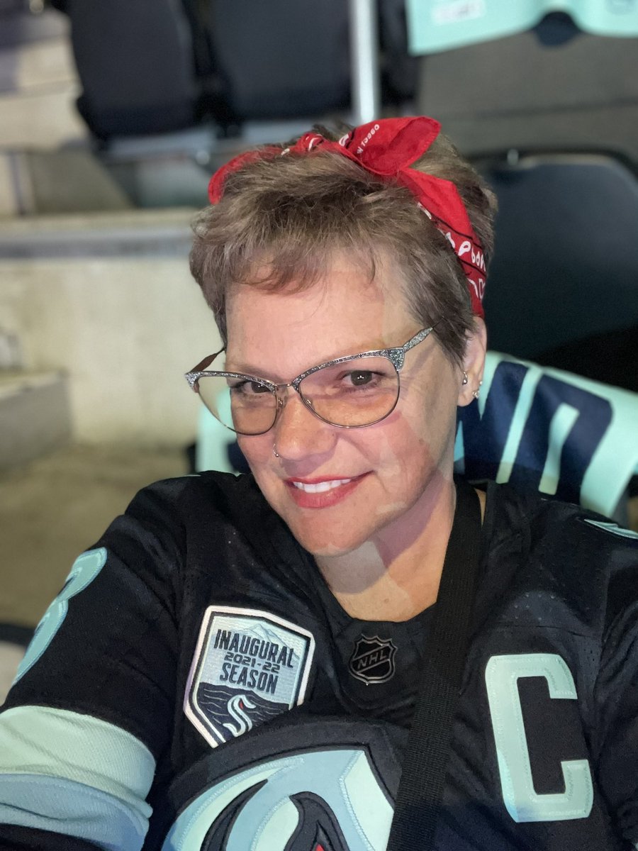 MimiD_23's tweet photo. Let’s go, Kraken…HEY, HEY, what do ya say?!? #seattlekraken #seakraken #climatepledgearena #whereiroot https://t.co/cwhyhC50AJ