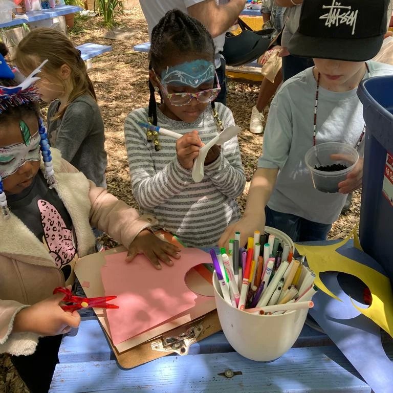 HeyBccs's tweet image. The Brighter Choice Community School Garden is Alive and Well... and driven by our Families, Teachers, Edible School Yard, and children... and of course Nature!!! @CommunitySupt16 @D16LEADS @NequanMclean @JabariBrisport @stefanizinerman @CMChiOsse