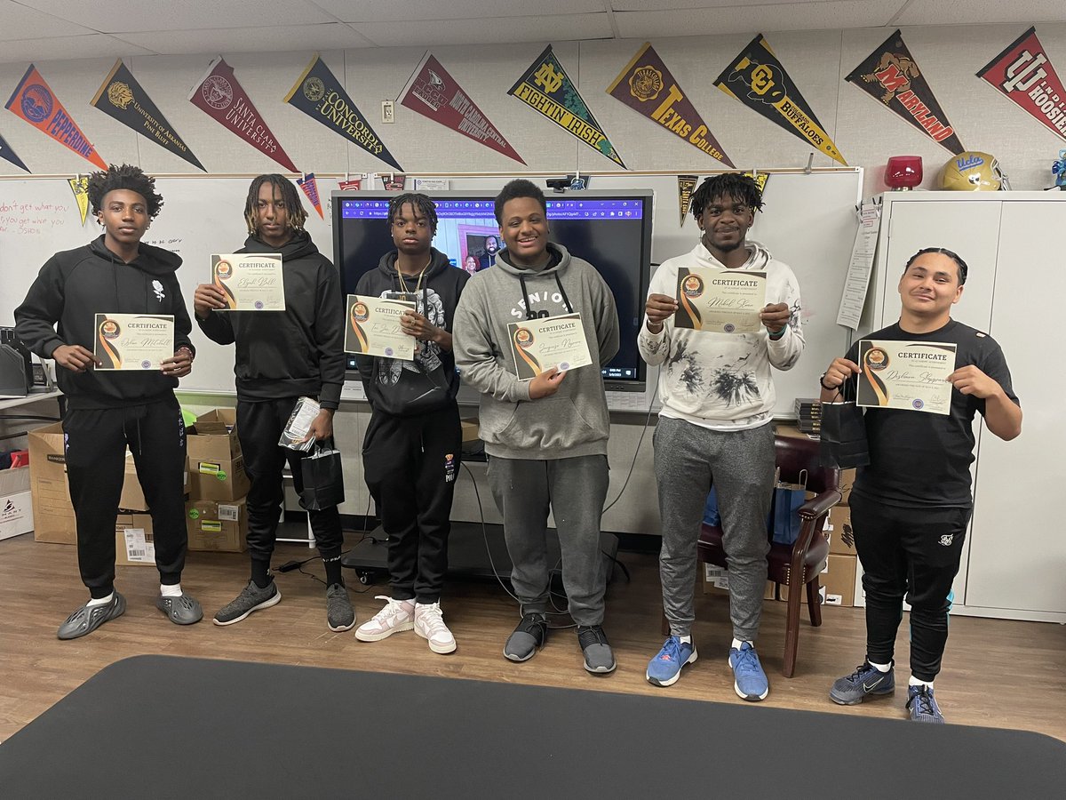 MightyTarbabes's tweet photo. Black Parent Advisory Committee Culmination Celebration
#BPAC #blackstudentachievement #notastatistic #ComptonHS https://t.co/yG5Hb8vgm7