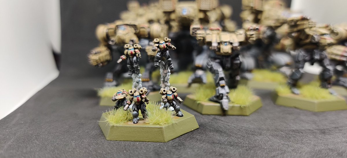 thelaughingson's tweet photo. Painted up some Clan Wolf Beta Galaxy a while back. Wanted to share here since I lurk on occasion. https://t.co/fo18aIZhXC