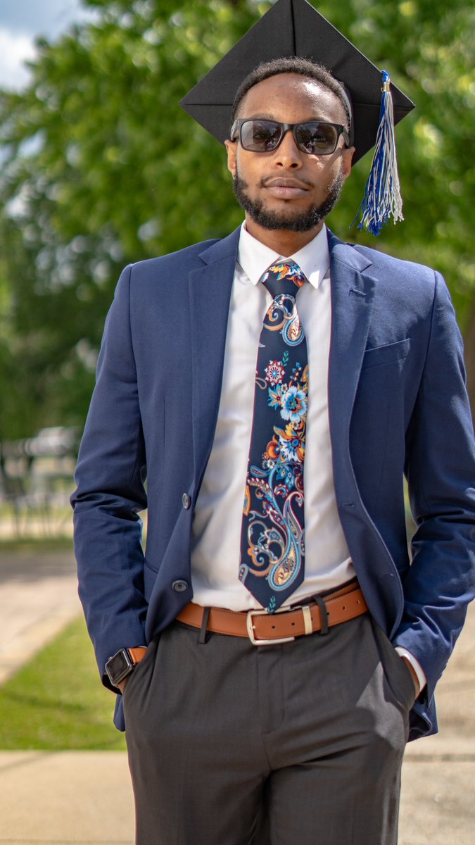 CrownedVisionsS's tweet photo. Any #graduates  in need of a photographer in #MEMPHIS or surrounding areas #tsu #uofm #MTSU 
Book Me https://t.co/0sNrL2bmdV