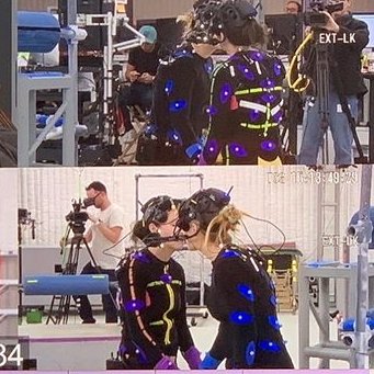 elliewatchbken's tweet photo. im never gonna get over the fact that they are holding hands here https://t.co/0Sx3snHbqr